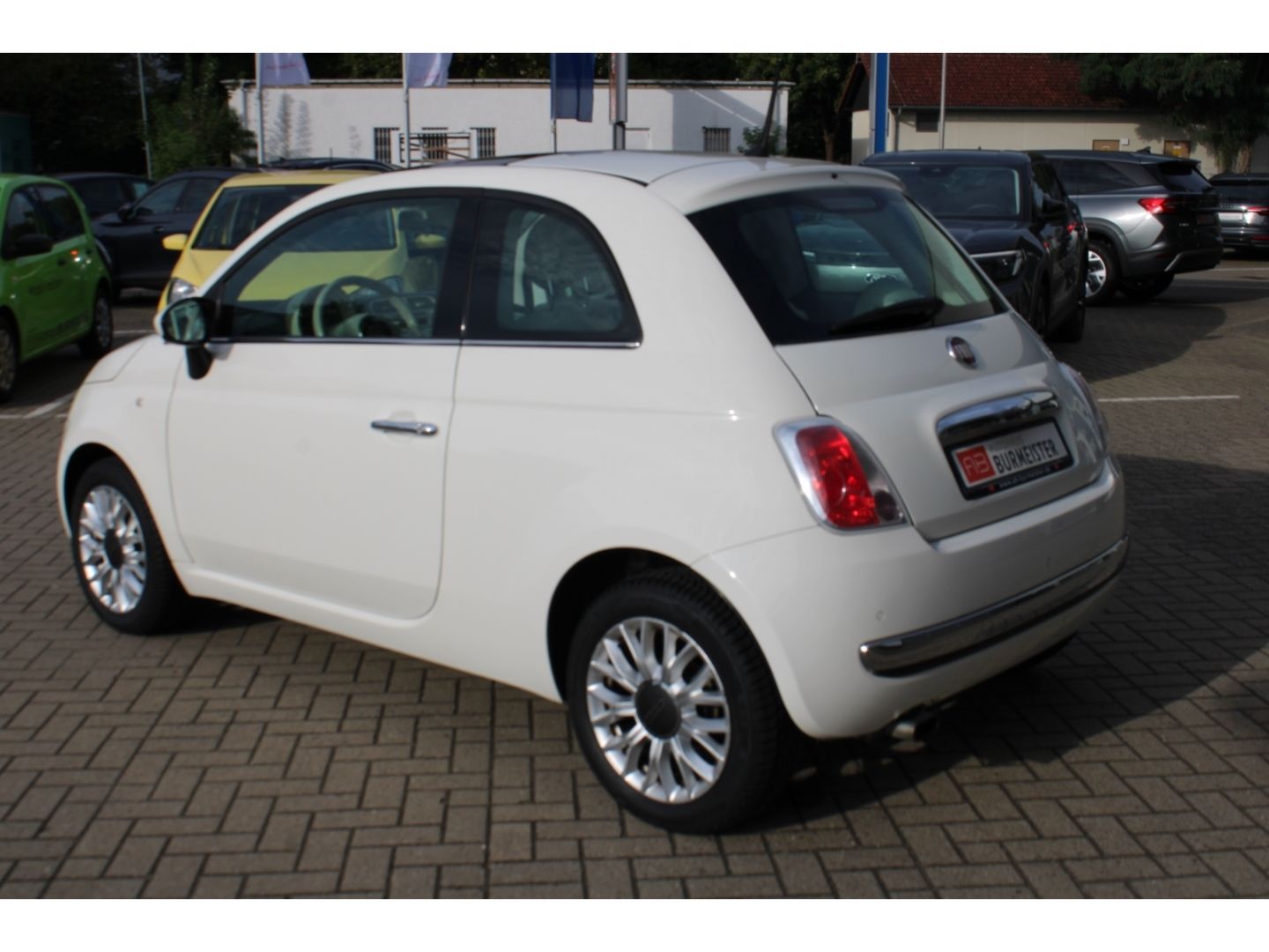 Fahrzeugabbildung Fiat 500 Lounge Klima Radio CD GJR PDC Pano Bluetooth
