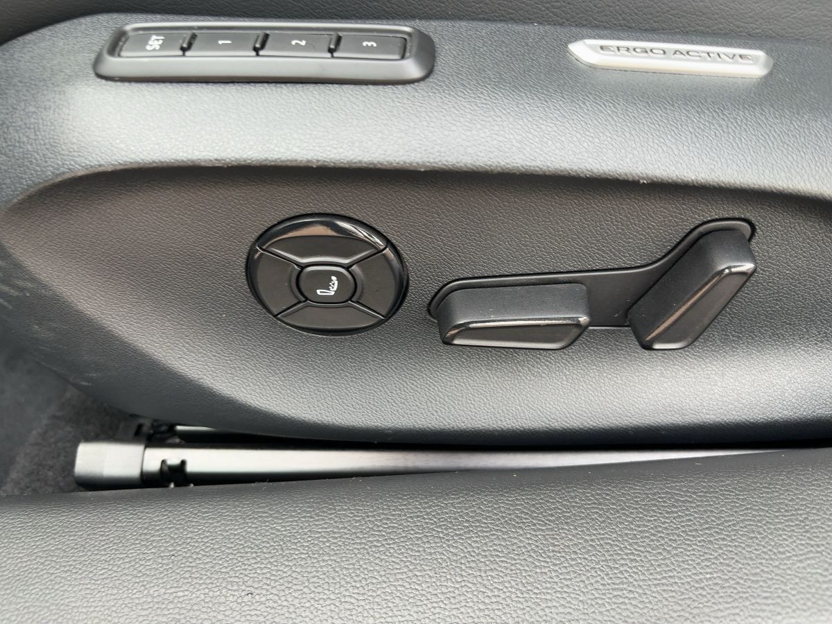 Volkswagen Passat Variant 2.0 TDI DSG Elegance AHZV HUD LED foto 10