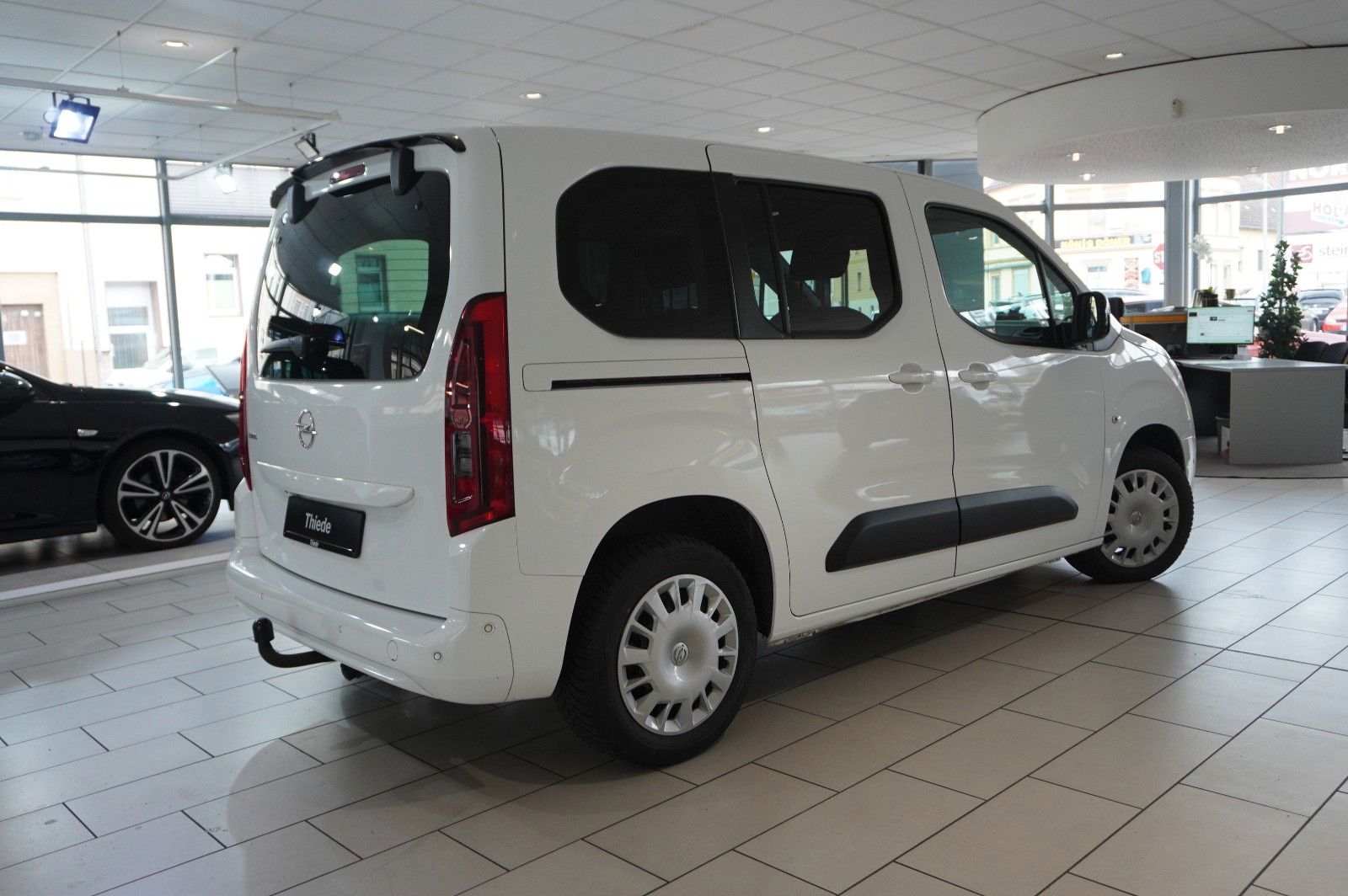 Fahrzeugabbildung Opel Combo Life 1.5D ELEGANCE NAVI/LED/KAMERA/SH/AHK