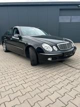 Mercedes-Benz Mercedes-E klasseE240 W211 Rentnerfahrzeug! - Mercedes-Benz E 240 von privat