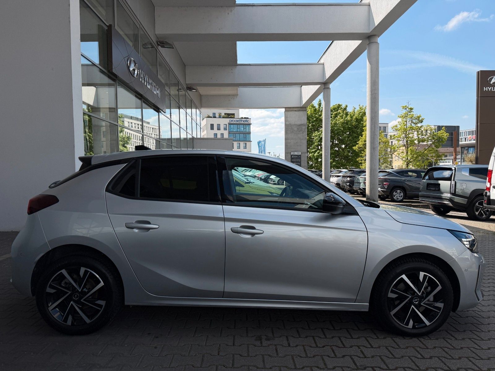 Fahrzeugabbildung Opel Corsa F 1.2 Turbo GS KlimaA,LED,Navi,SHZ,Kam.,LM