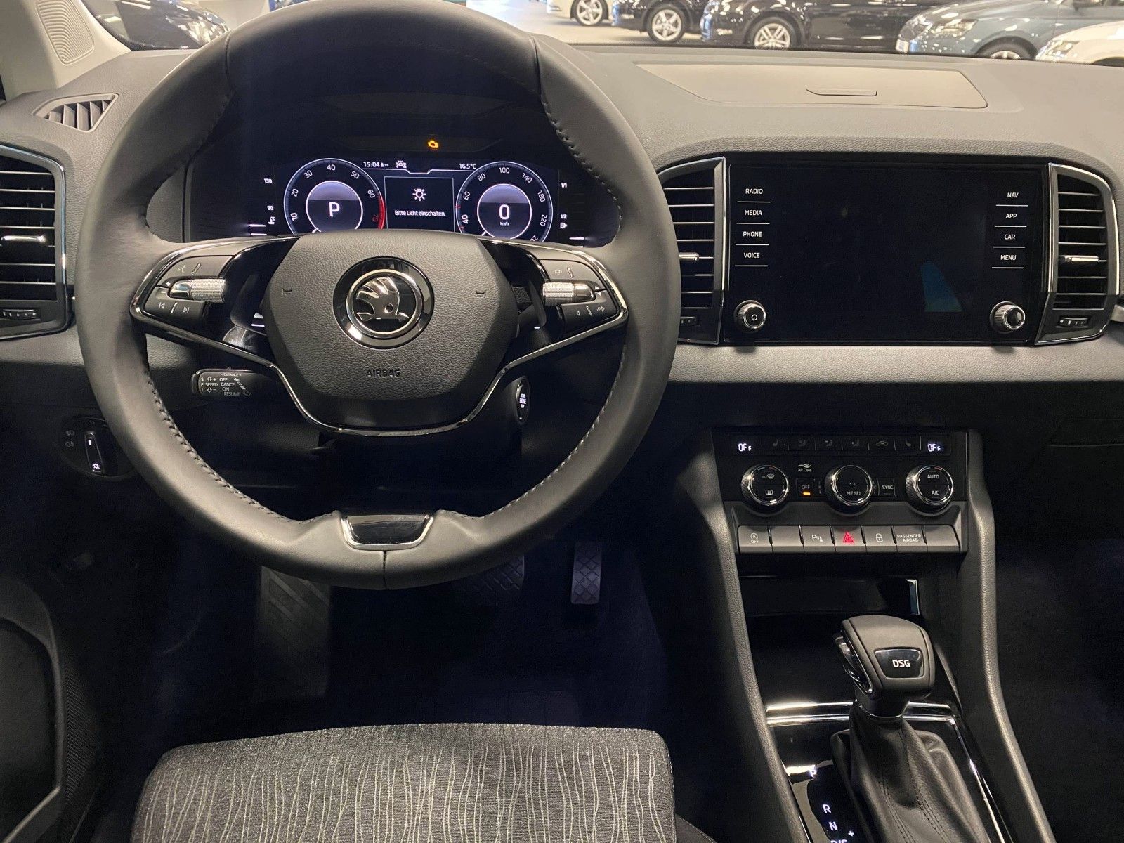 Fahrzeugabbildung SKODA Karoq 1.5 TSI DSG STYLE+LED+NAVIGATION+ACC+17"++