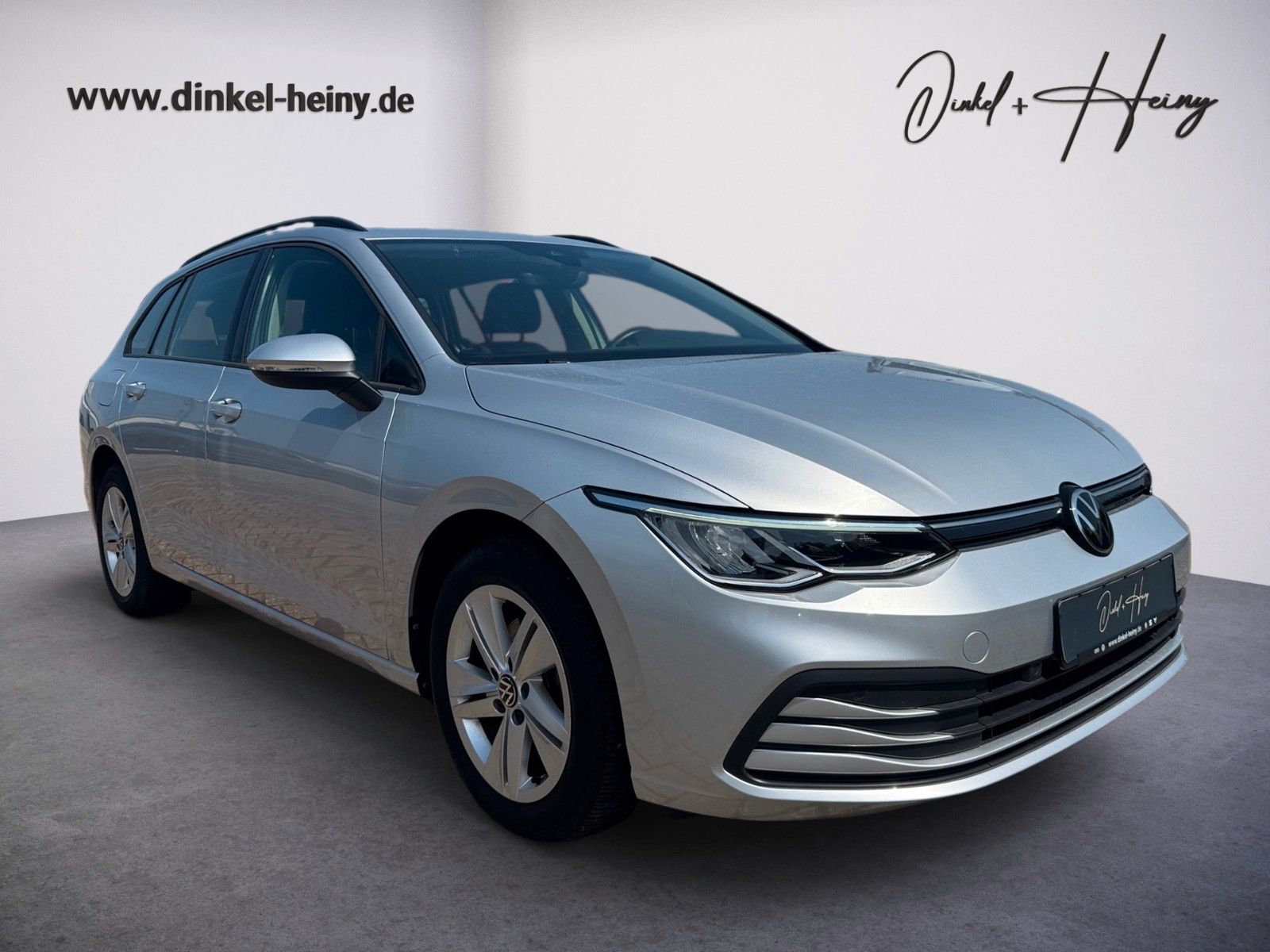 Fahrzeugabbildung Volkswagen Golf VIII Variant Life 1.0 TSI
