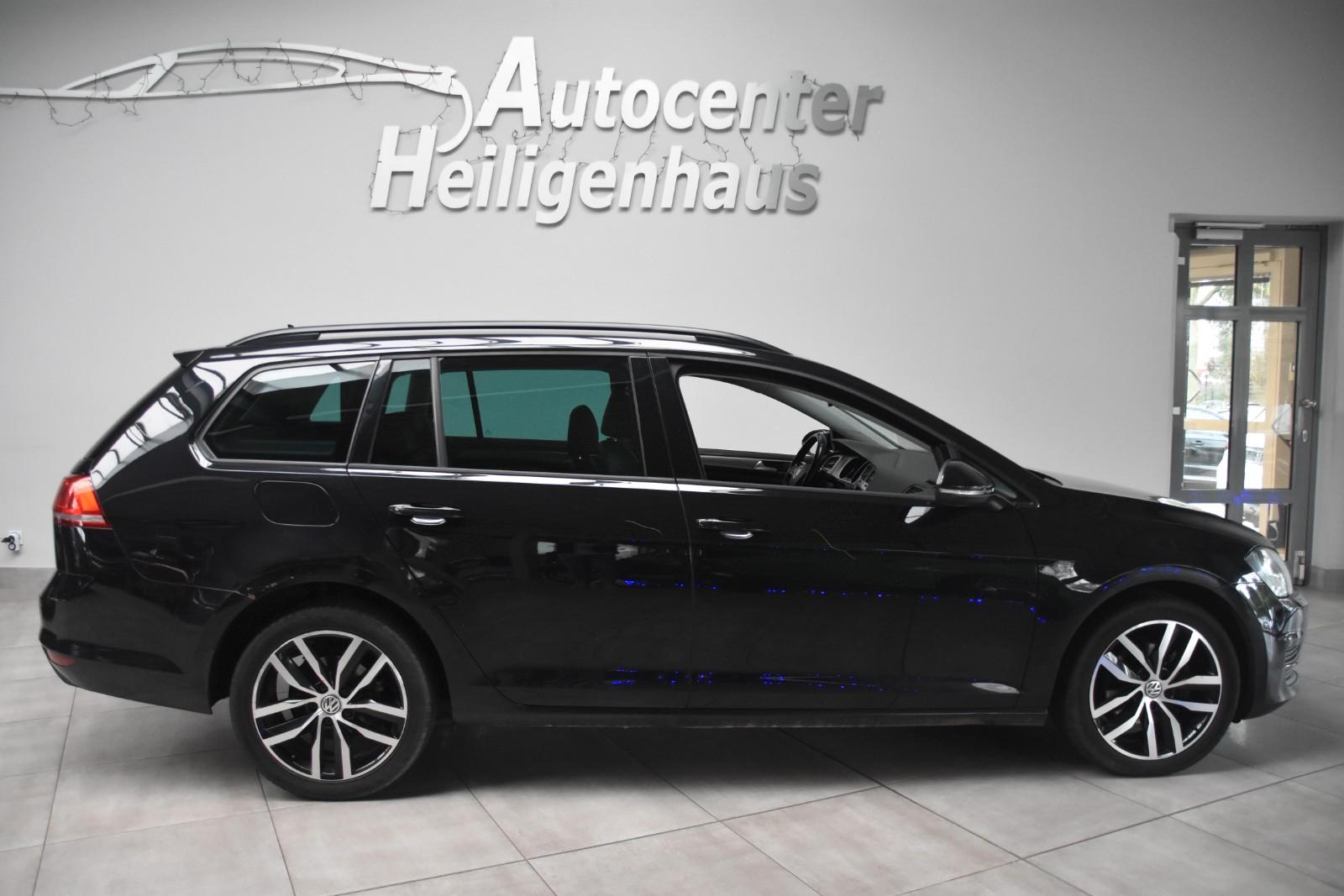 Volkswagen Golf 2014 — rear view