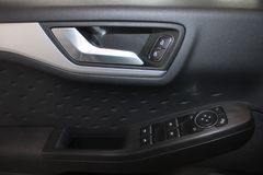Fahrzeugabbildung Ford Kuga COOL & CONNECT NAVI PDC LED WinterPaket