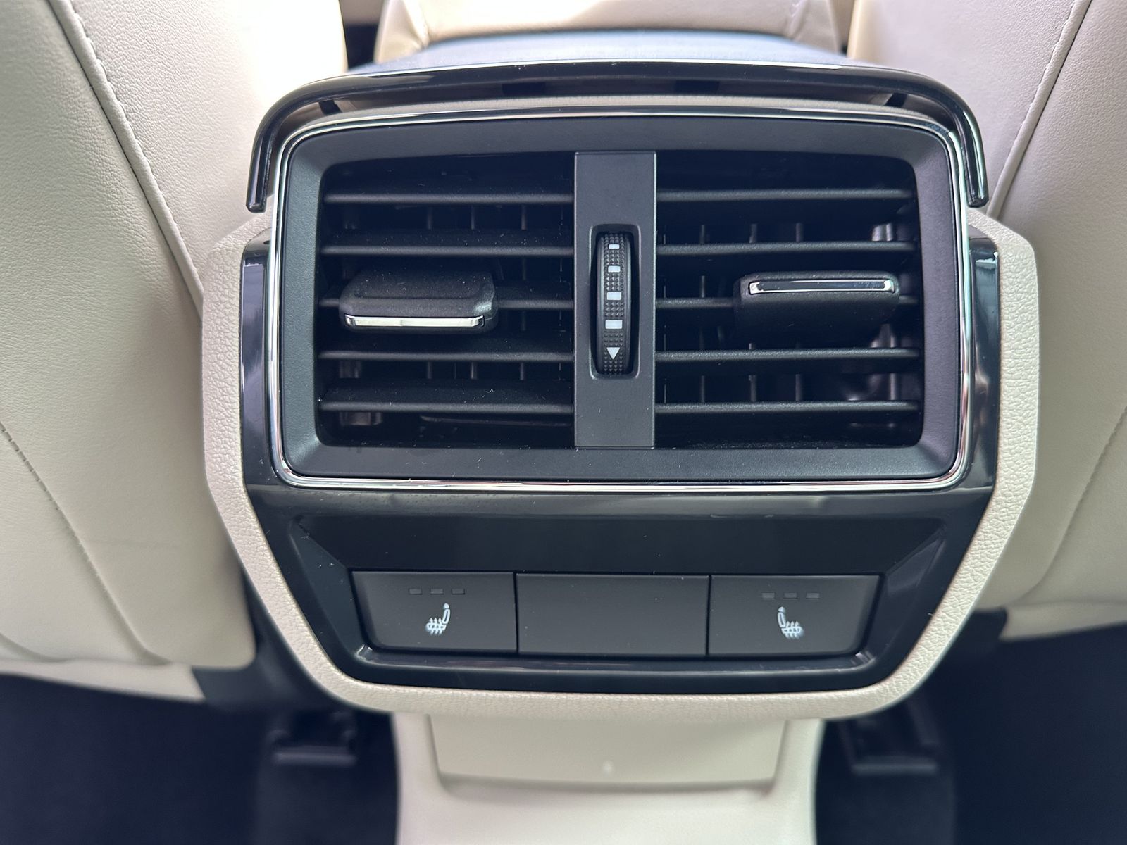 Fahrzeugabbildung SKODA Kodiaq 2.0 TDI L&K DSG 4x4 NAV+LED+PANO+ACC+19ZO