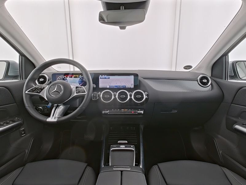 Fahrzeugabbildung Mercedes-Benz B 200 Progressive*AHK*Distro*Totwink*360*Memory*