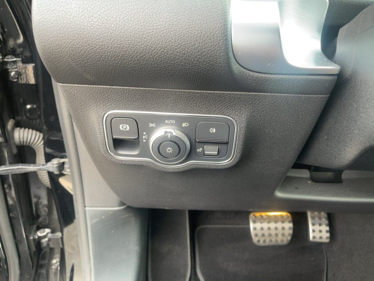 Fahrzeugabbildung Mercedes-Benz GLB 220 d 4M AMG/Night/Kamera/AHK
