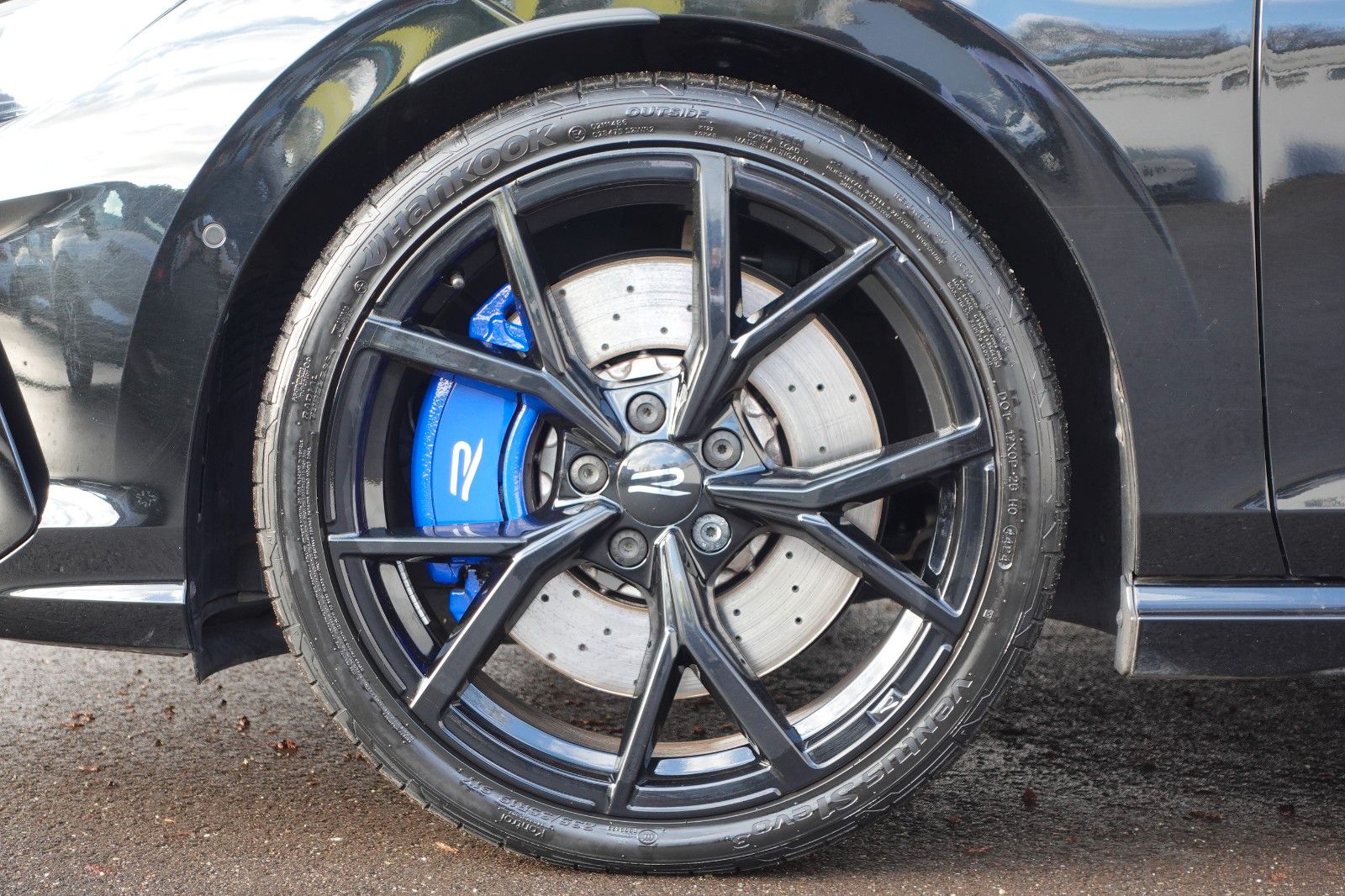 Fahrzeugabbildung Volkswagen Golf VIII R 2.0TSI 4Motion,Akrapovič,Pano,Matrix