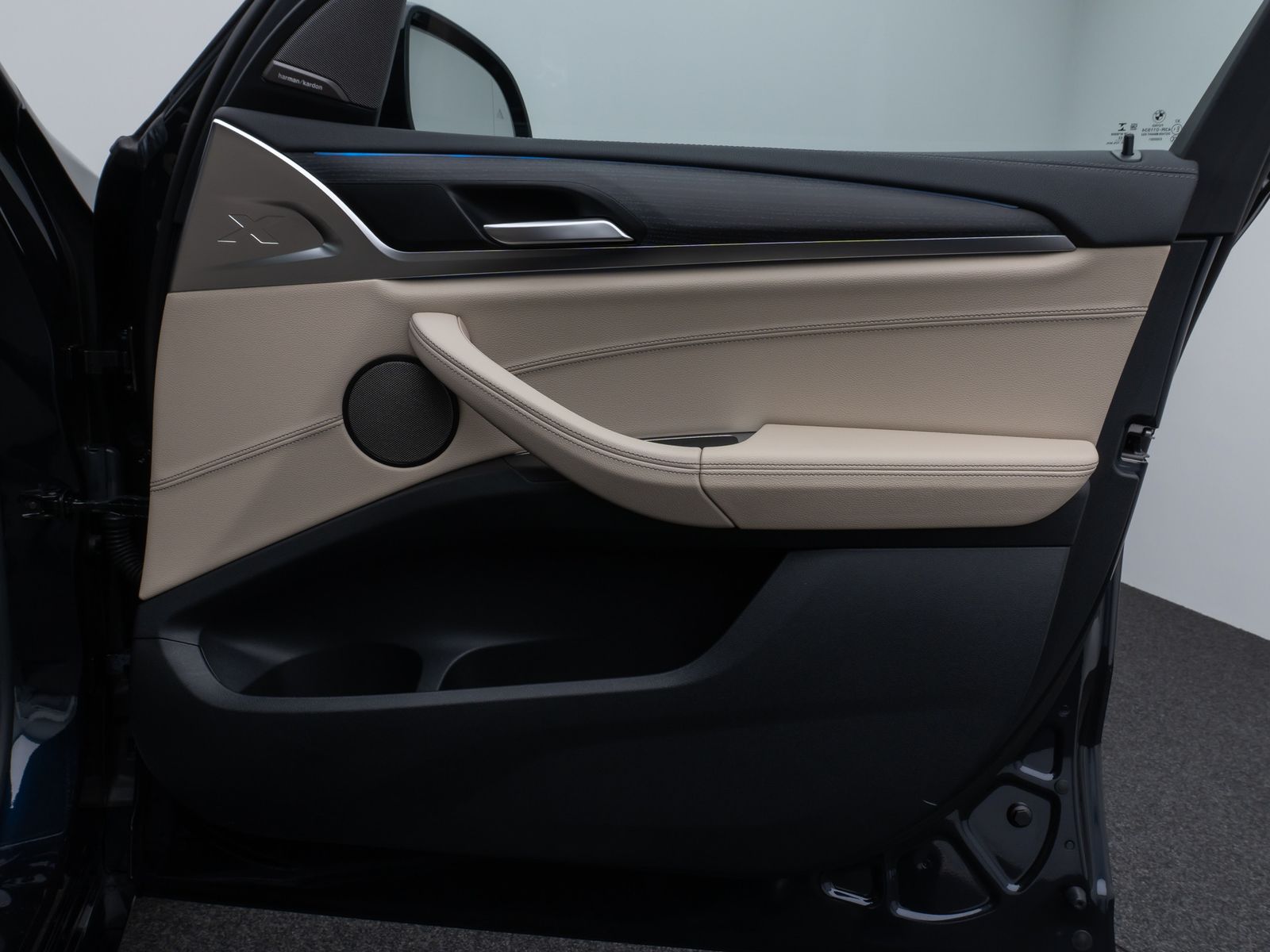 Fahrzeugabbildung BMW iX3 Impressive M Sport Panorama 360°HUD DAB H/K