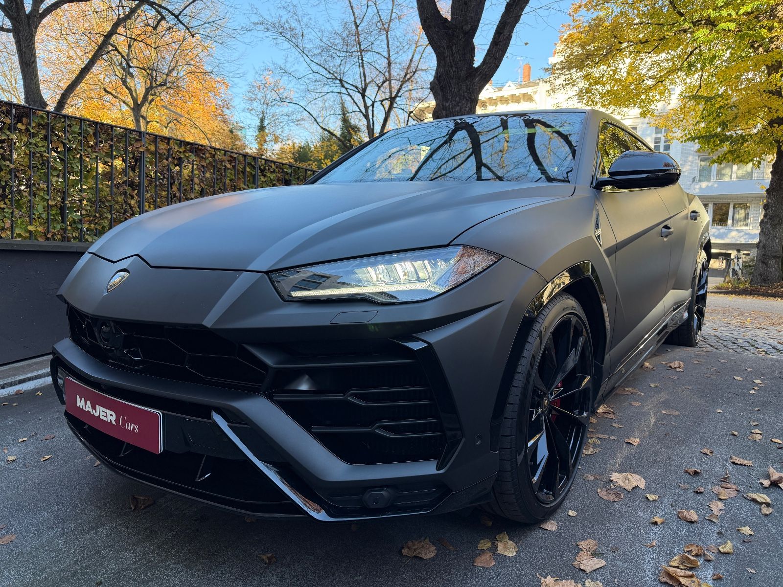 Fahrzeugabbildung Lamborghini Urus 4.0 AKRAPOVIČ*CARBON*PANO*HEADUP*B&O*MEMO*