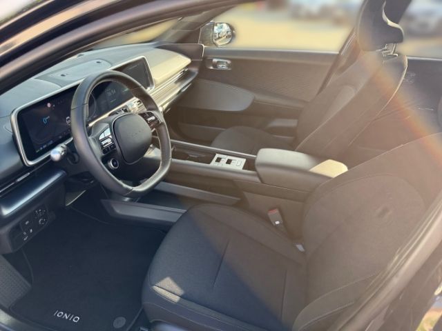 Fahrzeugabbildung Hyundai IONIQ 6 Techniq Elektro 77 +KLIMA+NAVI+RFK+SHZ+U