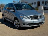 Mercedes-Benz B 170 Autotronic SHZ TÜV & Inspekt. NEU! - Mercedes-Benz B 170 mit Benzin-Antrieb: Navigationssystem