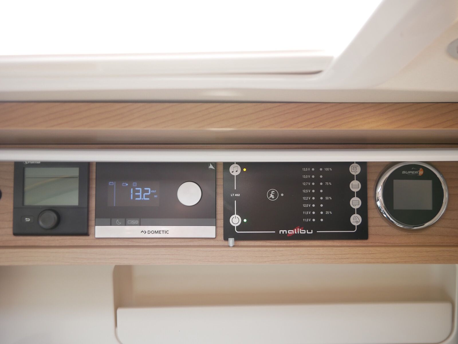 Fahrzeugabbildung Malibu Genius 641 LE Dachklimaanlage geschenkt