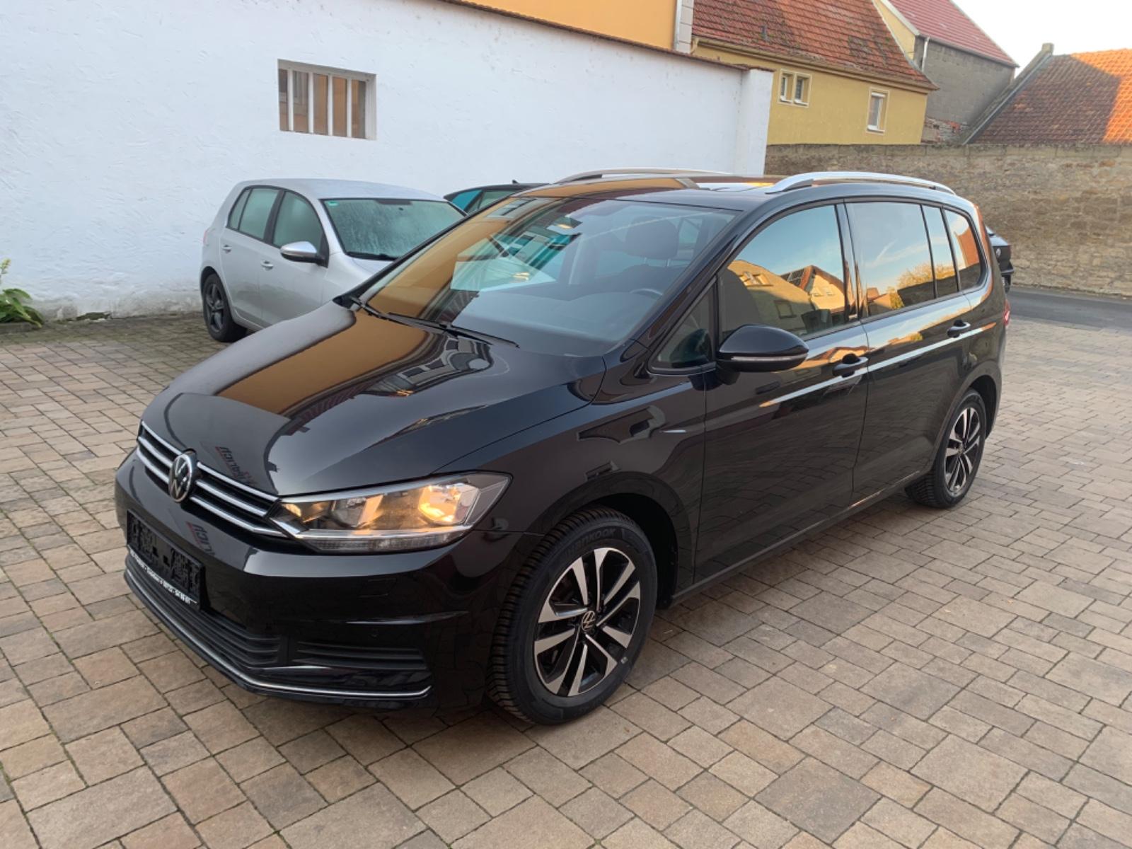 Volkswagen Touran AHk Panorama App Co