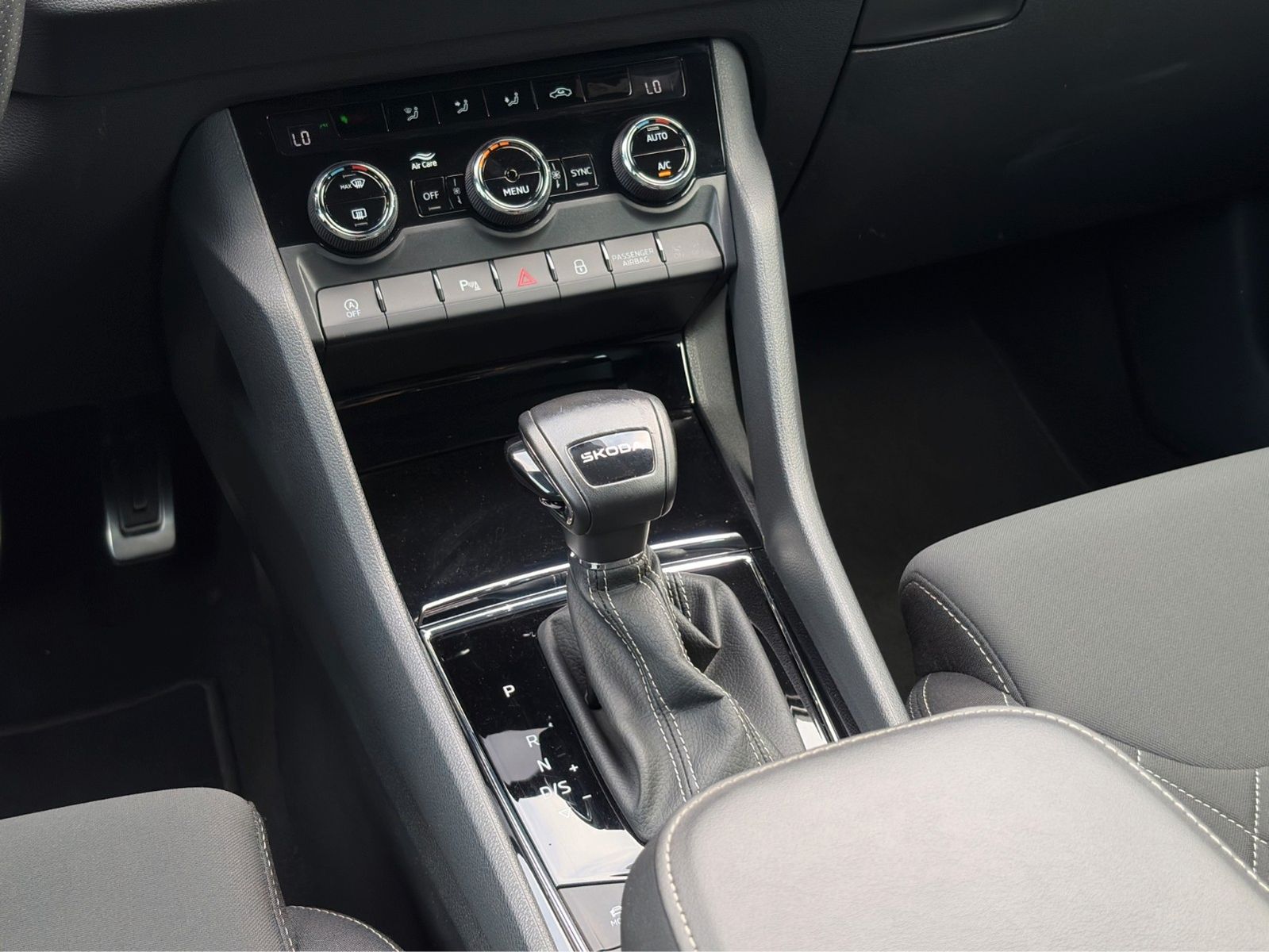 Fahrzeugabbildung SKODA Karoq Sportline*DSG*ViCo*Kamera*PDC*CarPlay**
