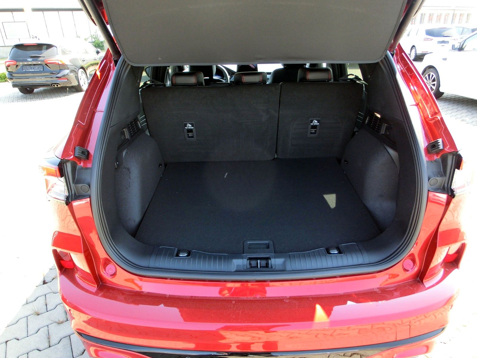 Fahrzeugabbildung Ford Kuga ST-Line X *LED*Navi*Kamera*Tempomat*