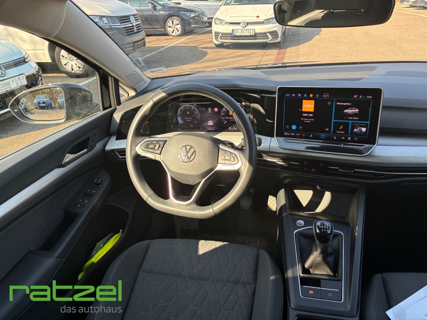 Fahrzeugabbildung Volkswagen Golf 1.5 Life TSI LED ACC App Connect Lane Assis