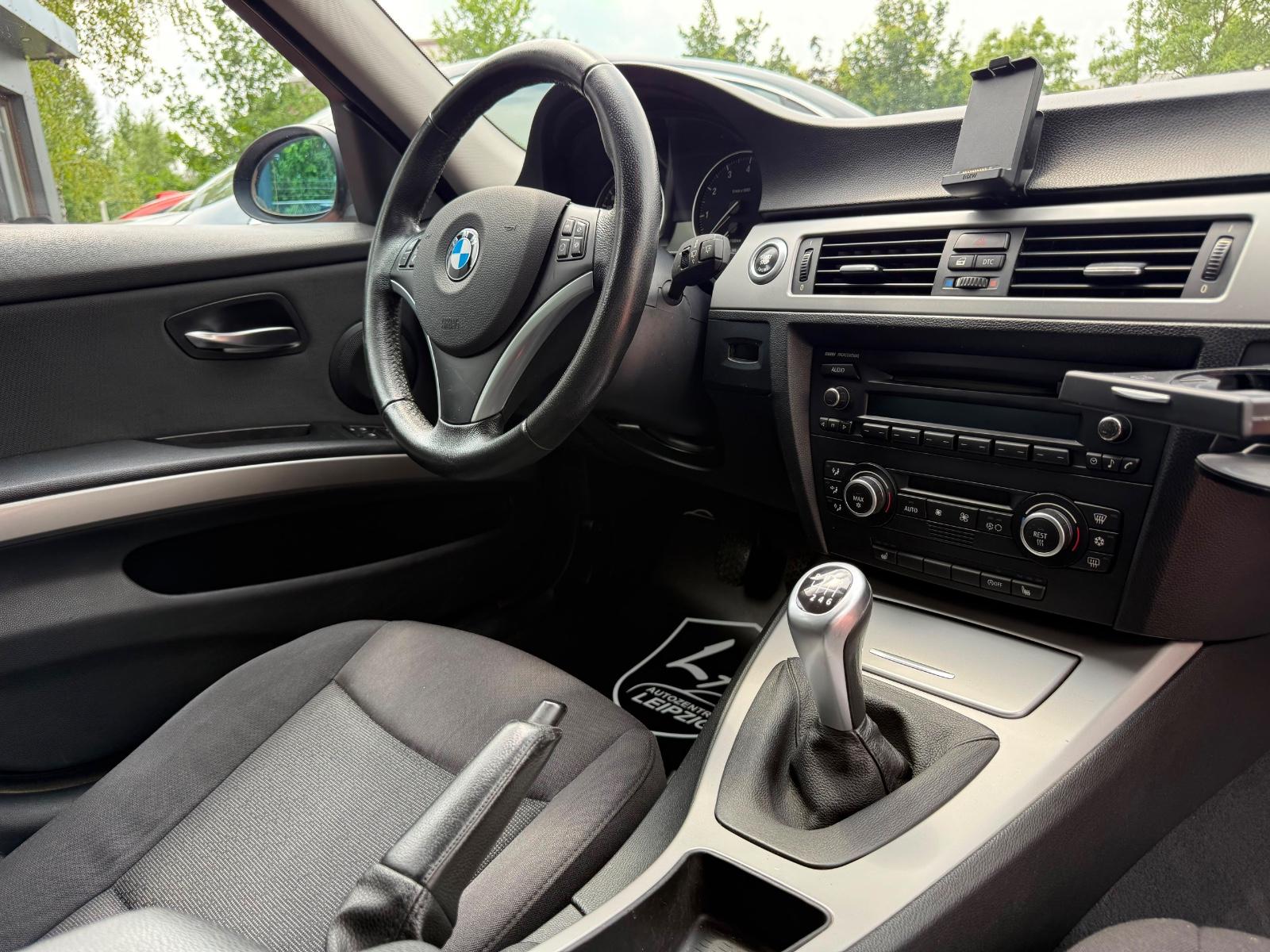 BMW 320i TOURING 170CH