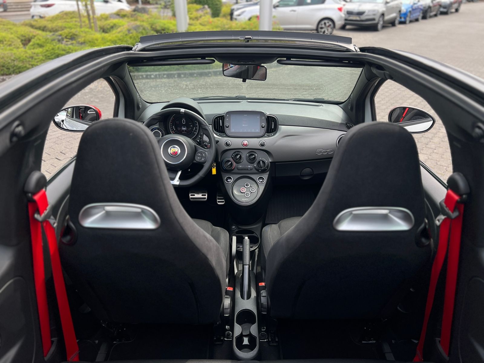Fahrzeugabbildung Abarth 595C Aut. CARPLAY KLIMA XENON ALU