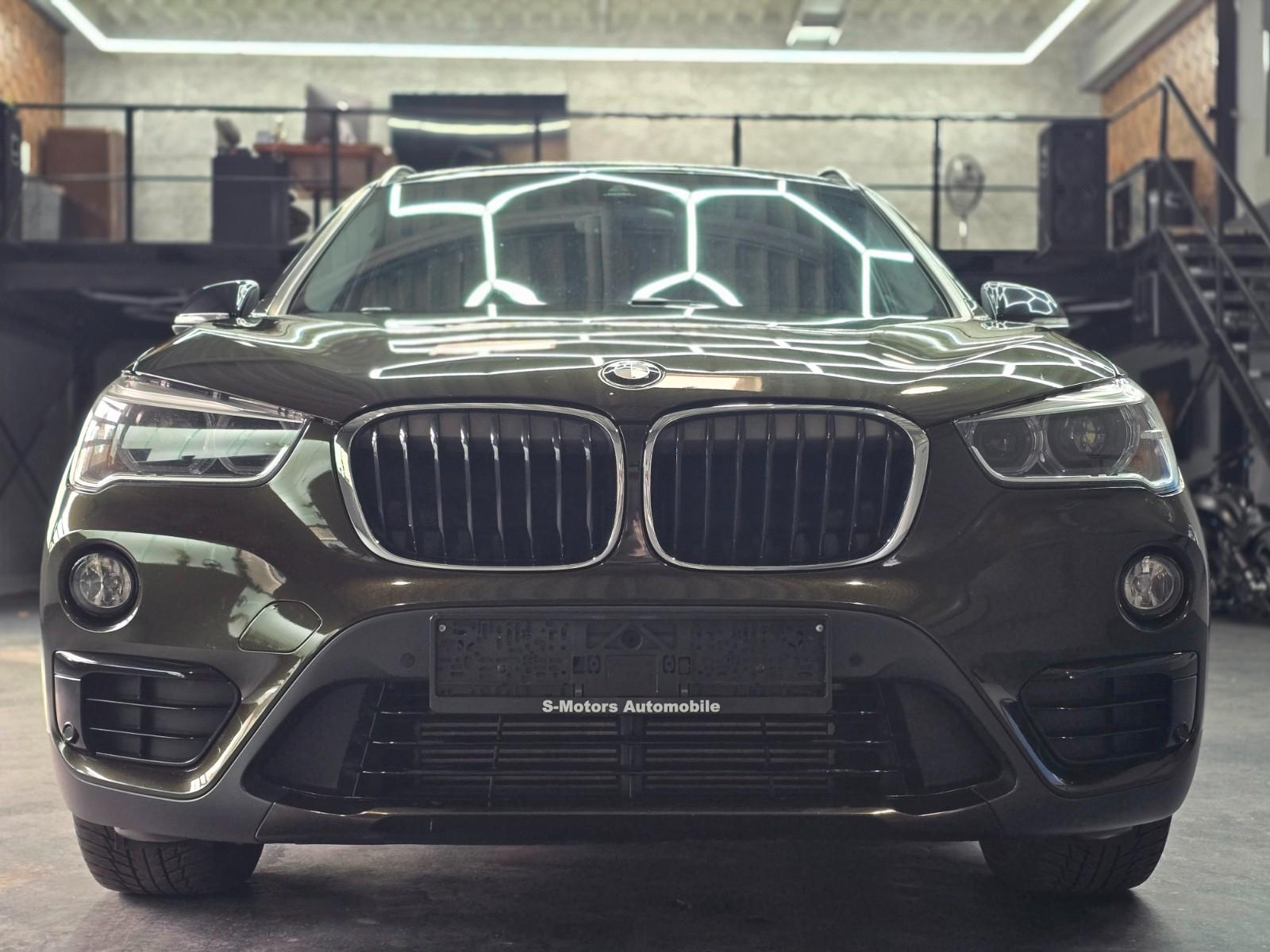 BMW X1 xDrive20d Sport Line/Pano/HUD/SzHzg/AHK