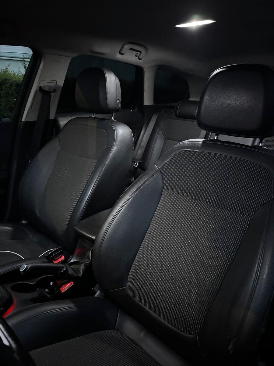 Opel Astra 2011 — photo 7