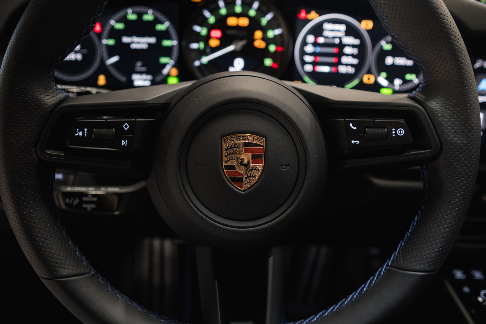 Fahrzeugabbildung Porsche 992/911 S/T - Lift - 90Ltr.Tank - BOSE - RKamera