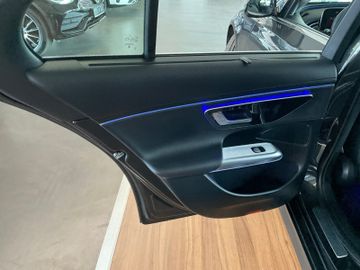 Mercedes E 220 - 12