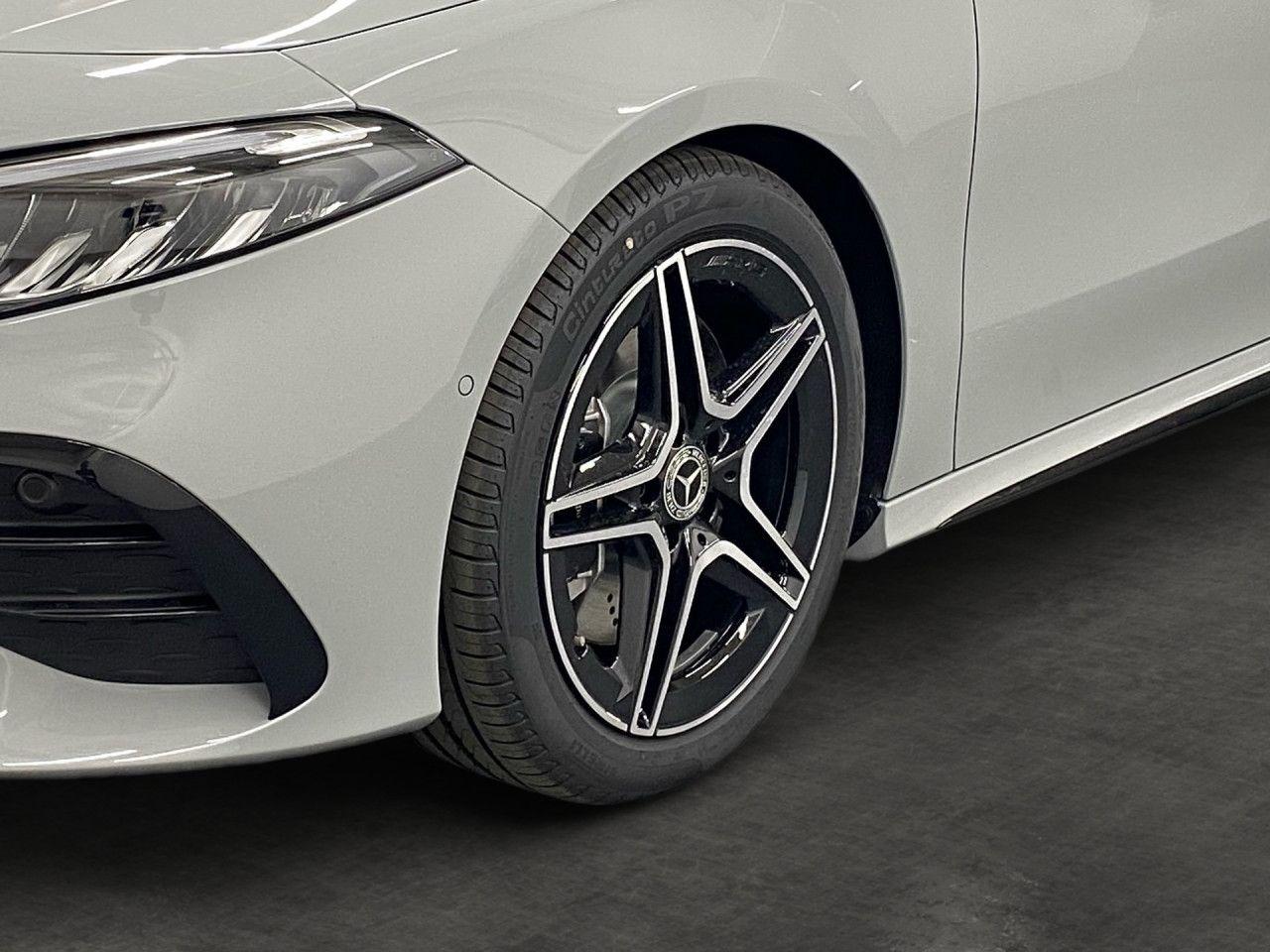 Mercedes-Benz A 250 4M Special Edition AMG LED AHK Night PTS