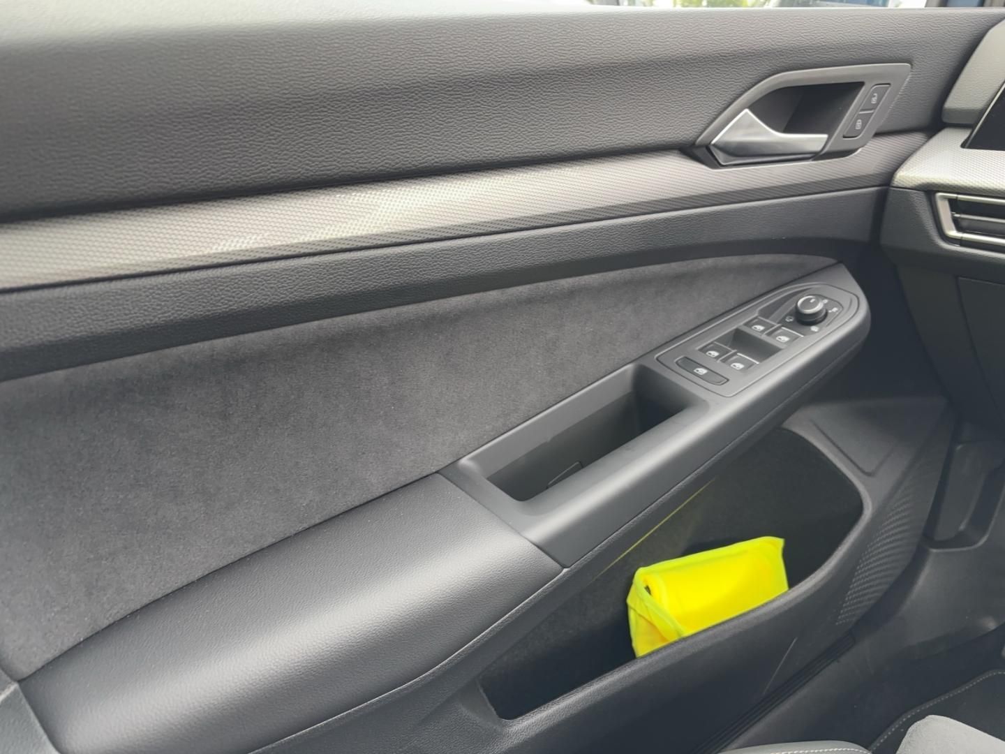 Fahrzeugabbildung Volkswagen Golf VIII 1.5 eTSI W Edition 50 AHK,HUD,Kamera