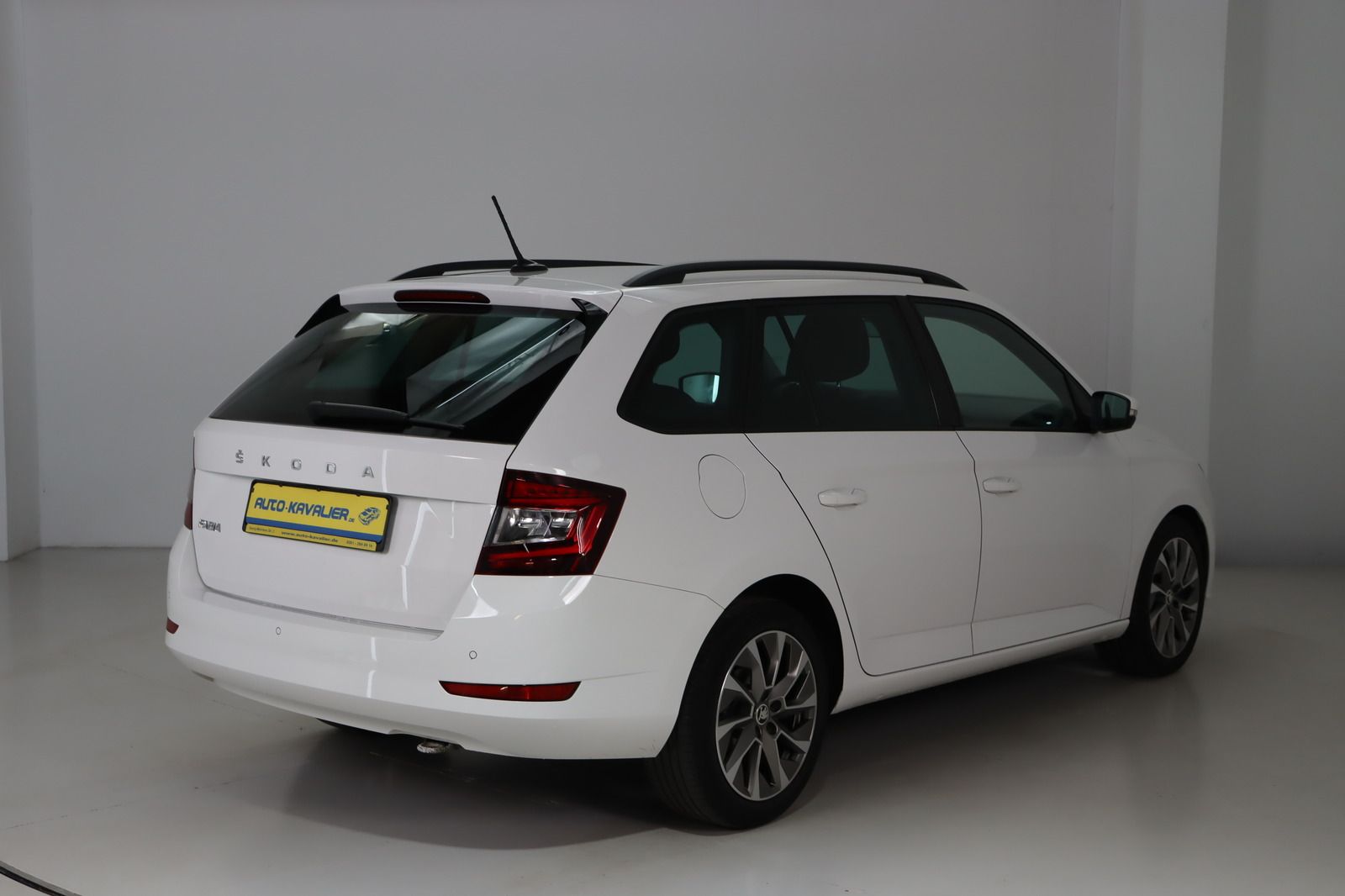 Fahrzeugabbildung SKODA Fabia 1.0 Combi Automatik * LED * Navigation Cle