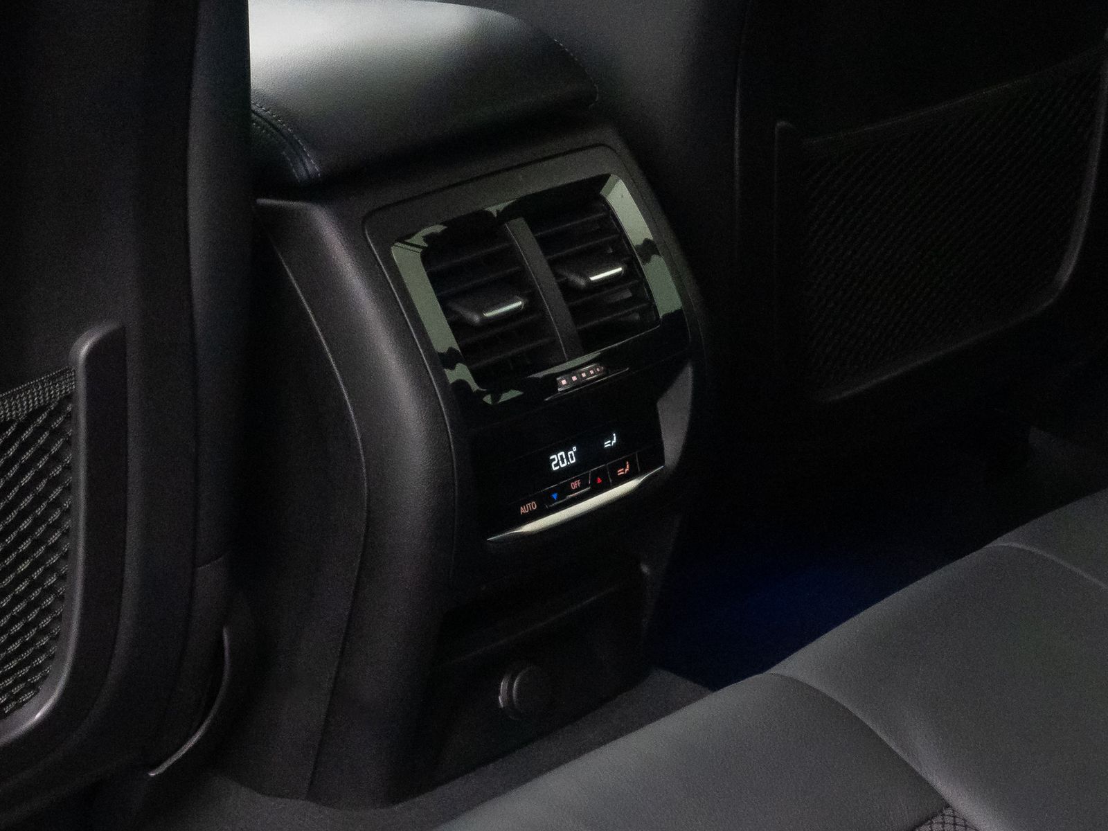 Fahrzeugabbildung BMW X4 xD30d M Sport ACC 360&deg;AHK DispKey HUD H/K 20"