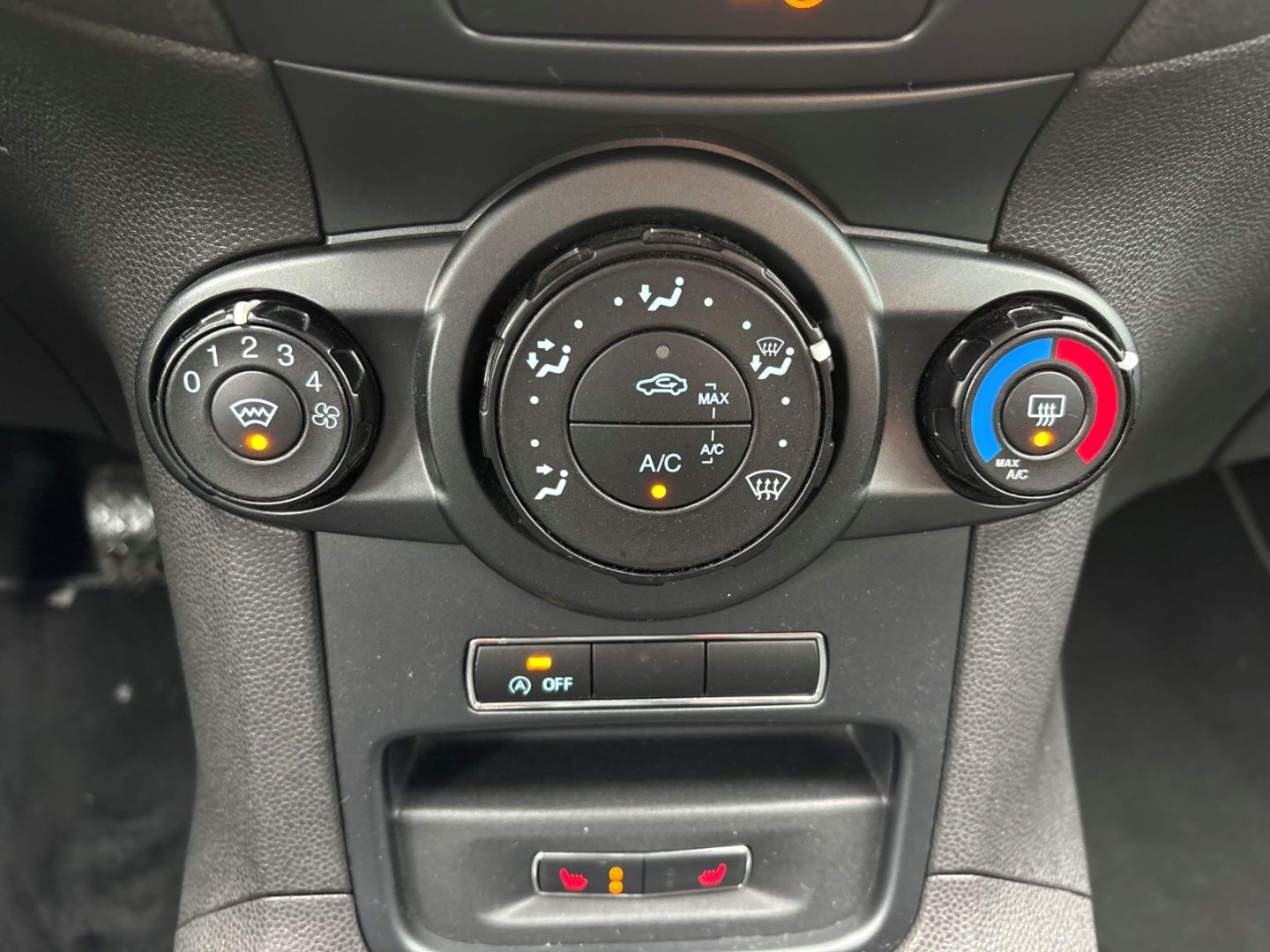 Fahrzeugabbildung Ford Fiesta SHZ Bluetooth Klimaanlage heizb WSS
