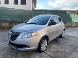 Lancia Ypsilon 1.2 69 CV 5 porte S&S Gold - silberne Lancia Ypsilon