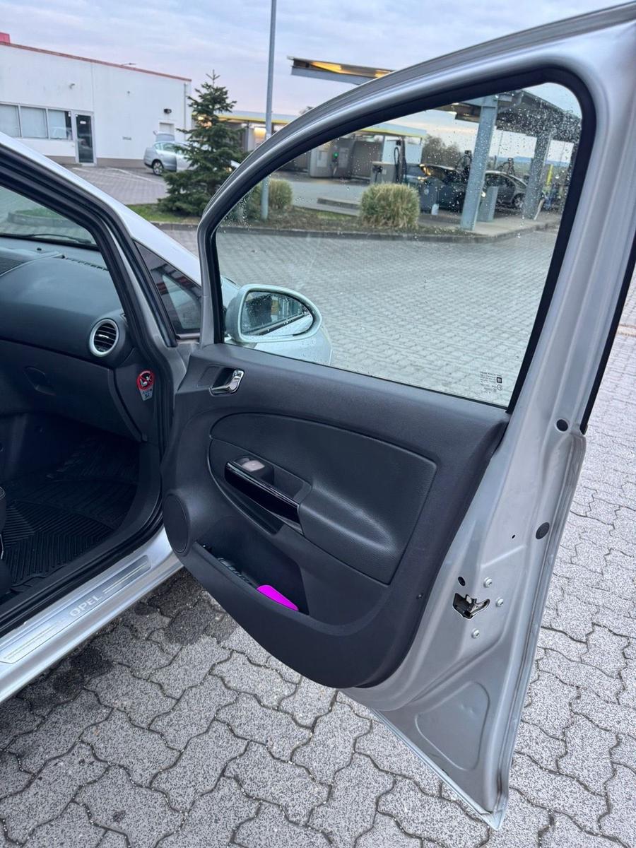 Opel Corsa 2008 — photo 15