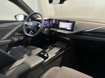 Fotografie 8 des Opel Astra 1.2 Turbo Automatik GS