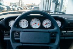 PORSCHE 911 G-Modell/ DE/ SITZHZG./ SCHIEBEDACH/ 16" PORSCHE 911 G-Modell/ DE/ SITZHZG./ SCHIEBEDACH/ 16"