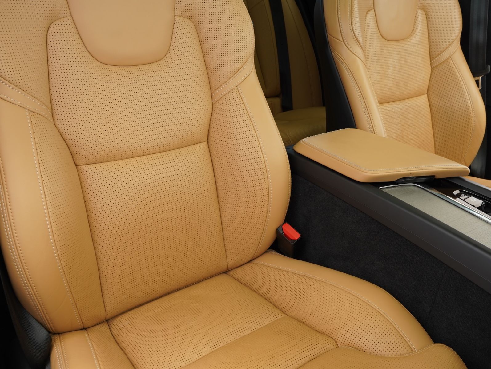 Fahrzeugabbildung Volvo V60 Kombi Inscription XENIUM/ACC/BLIS/PANO/360°