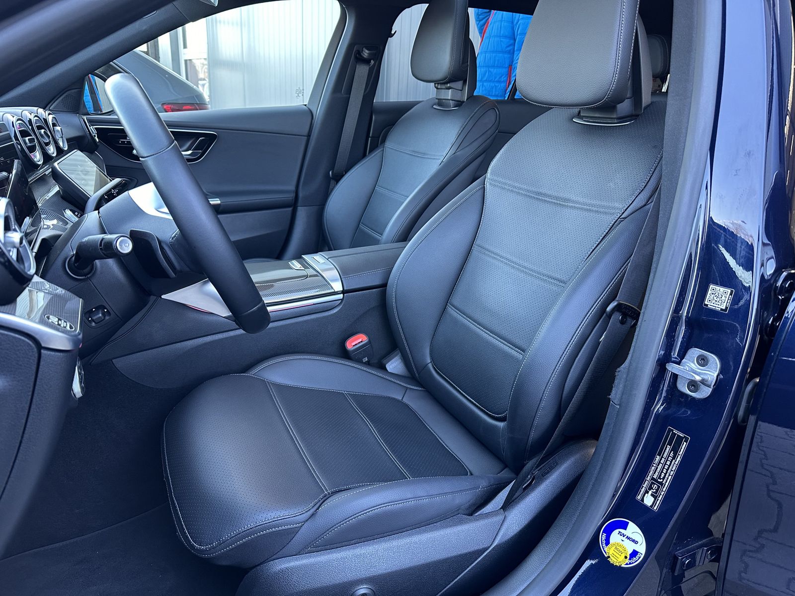 Fahrzeugabbildung Mercedes-Benz C 300d T Avantgarde NAV+LED+PANO+KAM+VC+HUD+19ZO