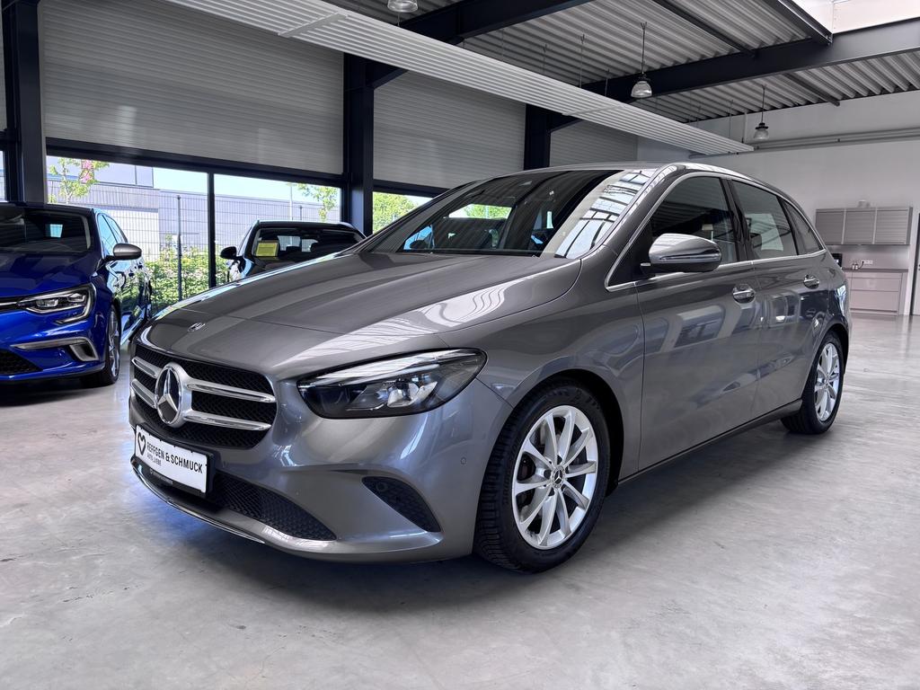 Mercedes-Benz B 220