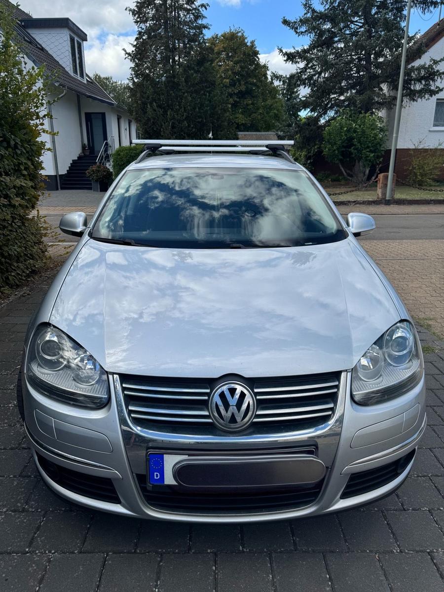 Volkswagen Golf 2008 — rear view
