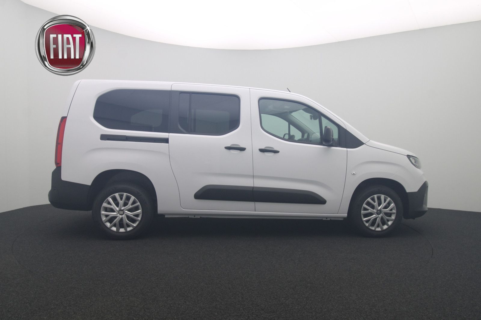 Fahrzeugabbildung Fiat Doblo Kombi L2 1.5 BlueHDi 5-Sitzer