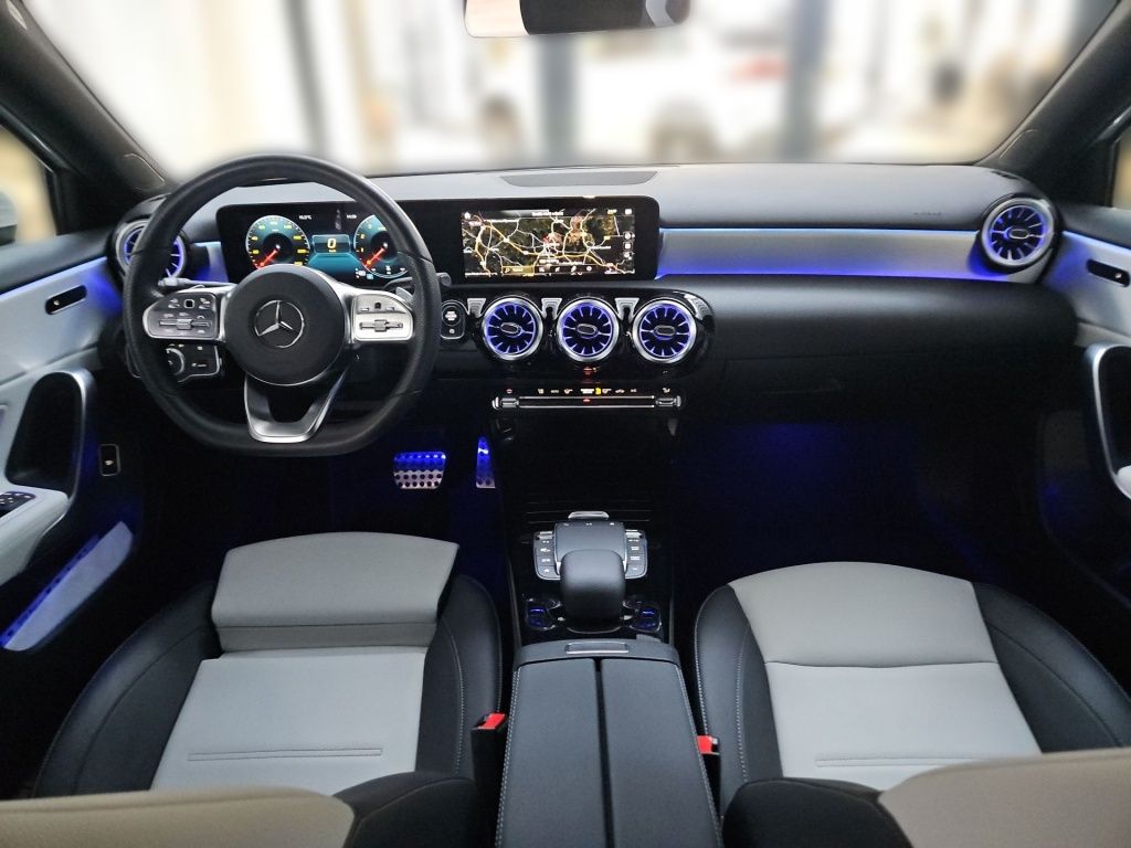 Fahrzeugabbildung Mercedes-Benz A 200 AMG Distronic+ AHK LED SHZ Sport Ambie.
