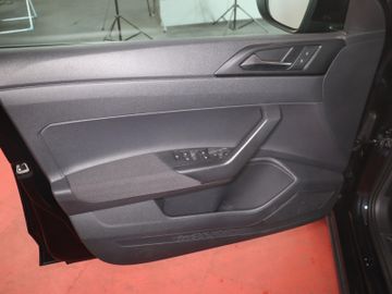Volkswagen Taigo - 12