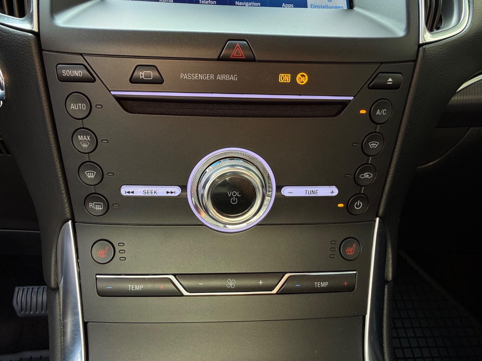 Ford Edge Titanium 4x4/AHK/ACC/Lane/App/SHZv+h/elKlap