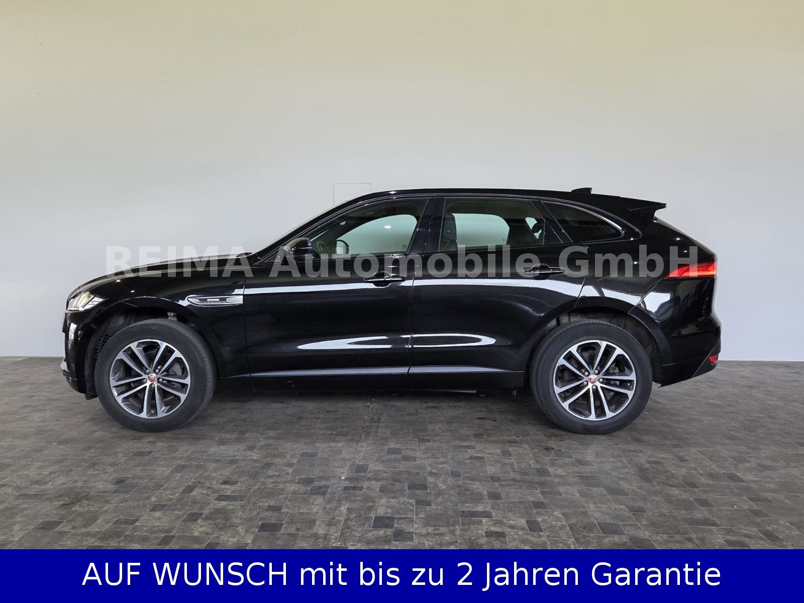 Fahrzeugabbildung Jaguar F-PACE R-Sport AWD, Pano, Meridian,