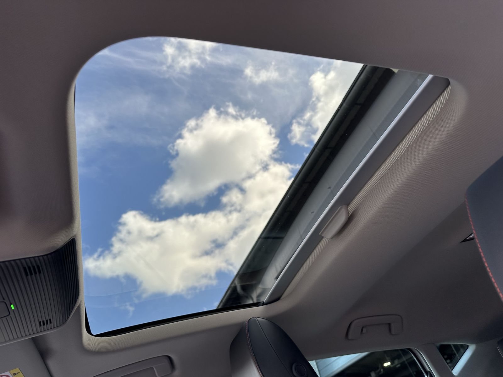 Fahrzeugabbildung SEAT Leon 2.0 TDI DSG FR NAV+LED+AHK+ACC+PANO+BEATS