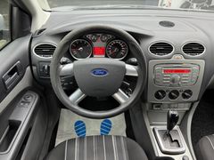 Fahrzeugabbildung Ford Focus Turnier 1.6 Style Automatik Klima PDC AHK