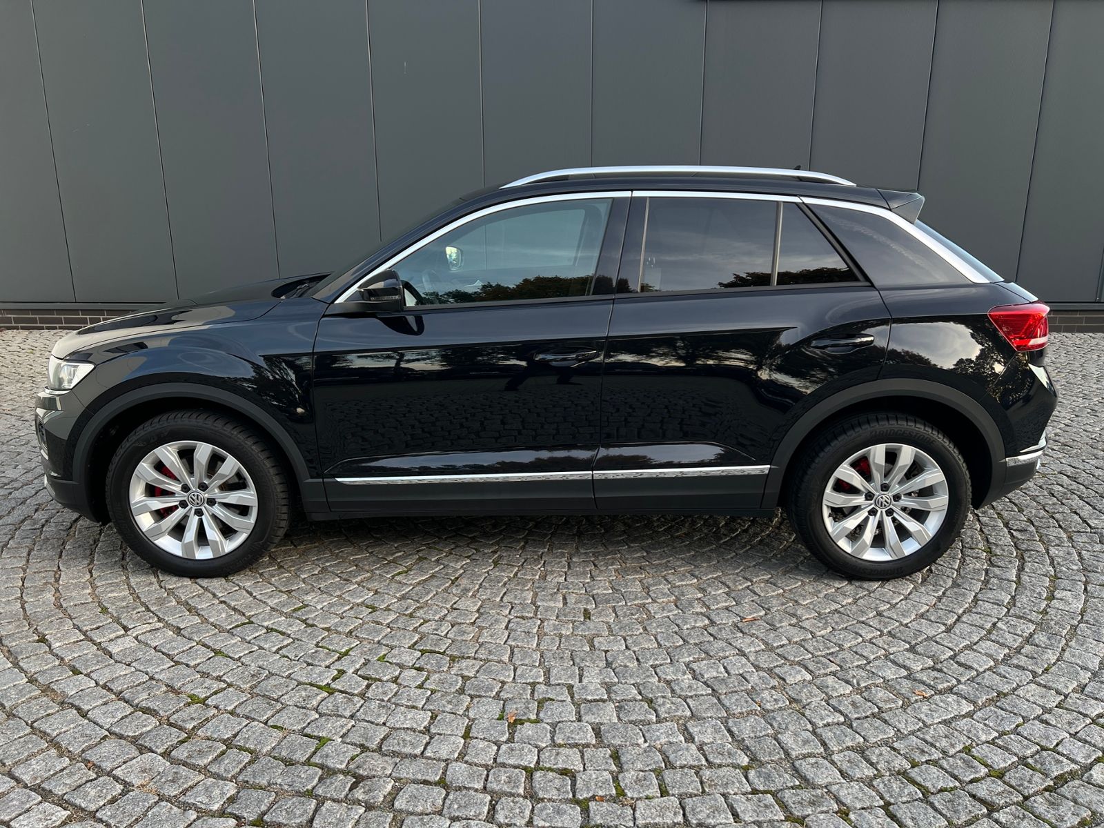 Fahrzeugabbildung Volkswagen T-Roc 1.5 TSI Sport *AHK,ACC,17"-LM*