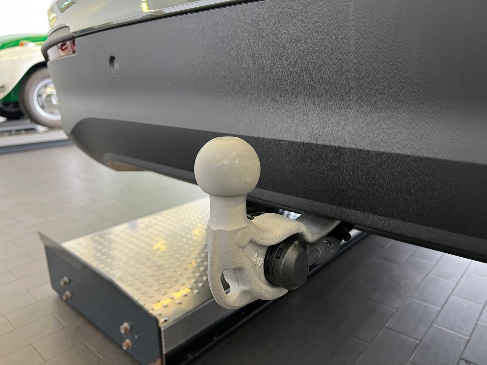 Fahrzeugabbildung Volkswagen Tiguan LIFE 1.5 eTSI DSG *AHK, LED Plus, Kamera,